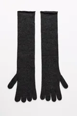 Guantes largos negros de punto fino, confeccionados en mezcla de viscosa y cashmere.