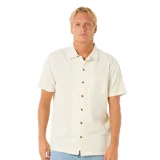 Camisa beige de manga corta con rayas verticales, cuello clásico y bolsillo en el pecho. Cierre frontal con botones. Marca Rip Curl, modelo Raw Energy Stripe.