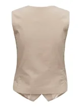 Chaleco color beige de pana con cuello en V, cierre frontal con botones y bolsillos delanteros.