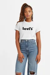 Remera blanca de algodón con logo Levi's estampado en el pecho.