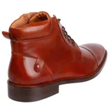 Bota de cuero color marrón con cordones, caña media y suela de goma.