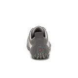 Zapato Caterpillar modelo Iris color gris, de gamuza, con cordones y suela de goma.
