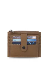 Tarjetero negro de símil cuero con presilla frontal y capacidad para 11 tarjetas. Incluye un visor transparente y un bolsillo con cierre para monedas o billetes.