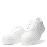 Championes urbanos blancos con plataforma.