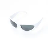 Lentes de sol con marco negro y lentes oscuros, diseñados con filtro UV400 para protección solar.