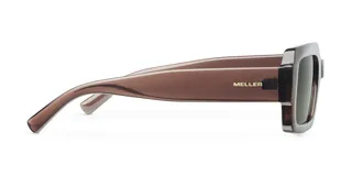 Lentes de sol de montura cuadrada oversized, estilo retro, con marco de acetato color marrón translúcido y lentes polarizadas verdes.