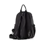 Mochila pequeña color negro, confeccionada en poliéster, con múltiples bolsillos externos e internos, acceso con cierre y herrajes plateados.