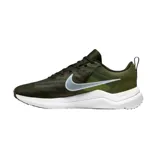 Championes Nike Downshifter 12 para hombre, color negro con detalles en rojo y suela blanca.
