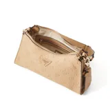 Cartera de hombro Guess modelo Cresidia, color beige con estampado del logo de la marca.