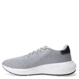 Championes Adidas Response Runner color gris con detalles plateados y suela blanca.