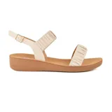 Sandalias bajas negras con plataforma, tiras de cuero sintético fruncido y hebilla lateral.