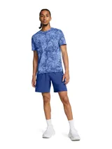 Short deportivo gris de Under Armour modelo Launch 7, con logo reflectivo en la pierna izquierda.