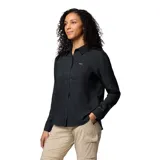 Camisa de senderismo Columbia Silver Ridge Utility para mujer, color negro, de manga larga con protección solar FPS 50, tejido que absorbe el sudor y neutraliza los olores, y ventilaciones de malla transpirable. Cuenta con tapeta abotonada con broches, bolsillo en el pecho con cierre a presión en el lado derecho, bolsillo en el pecho en el lado izquierdo con entrada lateral y cierre de velcro, y pequeño bolsillo en el lado interior derecho.