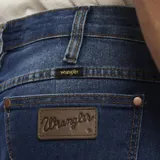 Jean Wrangler de hombre, modelo Icons Slim, color azul oscuro.