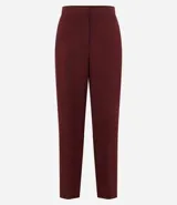Pantalón de vestir femenino, color bordó, de corte recto y tiro alto, confeccionado en tejido de poliéster y viscosa. Presenta bolsillos tipo cuchillo.