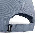 Gorra de béisbol Puma Essentials, color celeste, con logo bordado en el frente.