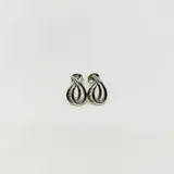 Par de aros de plata 925 con forma de gota y circonias incrustadas.