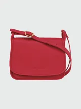 Cartera cruzada de cuero con solapa, diseño elegante y funcional de la marca Longchamp.
