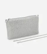 Bolso bandolera plateado con detalles de strass, correa de cadena y cierre de cremallera.