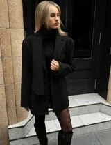 Blazer negro oversize de lana.