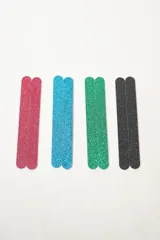 Set de limas de uñas con acabado brillante, incluye dos limas en colores variados.