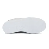 Championes acordonados Comfortflex de cuero blanco, con detalles de costuras y perforaciones.