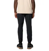 Pantalón jogger negro de hombre, marca Columbia, con tecnología Omni-Shield resistente al agua y a las manchas, cintura elástica ajustable con cordón, bolsillos delanteros, dobladillo elástico y detalles reflectantes.