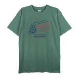 Remera verde con estampado gráfico de Boba Fett y texto en tonos rojo y azul.