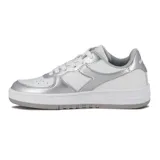 Championes Diadora Champion Lifestyle Spitfire III para mujer, color blanco con detalles plateados.