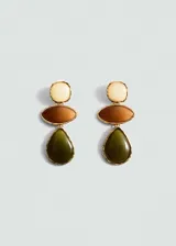 Aros colgantes con cierre a presión, con tres abalorios de resina de diferentes formas y colores: blanco hueso, marrón y verde oliva.