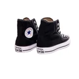 Zapatillas Converse Chuck Taylor All Star Hi de caña alta, color negro con detalles en blanco.