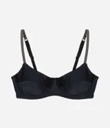 Top de bikini negro de microfibra, modelo media taza con breteles elásticos ajustables y lazo en la espalda.