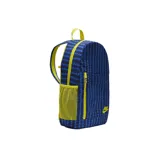 Mochila Nike Elemental con estampado de triángulos en tonos azul, negro y beige. Cuenta con un compartimento principal con cierre, un bolsillo frontal con cierre, un estuche extraíble y correas ajustables.