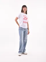 Remera lila con estampado frontal con la frase "Gracias por nada".