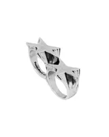 Anillo de dos dedos en plata con diseño de estrellas, de la marca TwoJeys.
