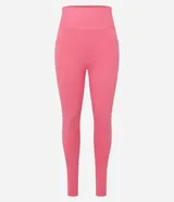 Calza deportiva larga color rosa con pretina alta y compresión media.