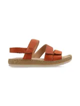 Sandalias de cuero nobuck color naranja, con tiras ajustables con velcro, forro y plantilla de cuero, y suela de PVC cosida y flexible.