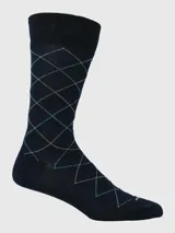 Calcetín de vestir largo medio para hombre, color azul marino, con diseño de rombos (argyle) formado por puntos en tonos celeste y amarillo pálido.
