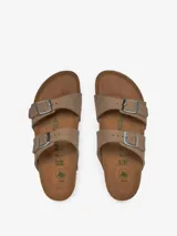 Sandalias Birkenstock modelo Sydney, color taupe, con dos tiras ajustables con hebilla y plantilla anatómica de corcho y látex.