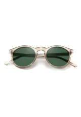 Gafas de sol Eco Shades Fontana con montura redonda gris y lentes verdes. Fabricadas con acetato biodegradable y lentes de PMMA reciclado.