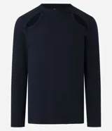 Remera negra de algodón, corte slim, cuello redondo, mangas largas y aberturas triangulares en los hombros.