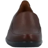 Zapato marrón de cuero liso, estilo mocasín, con elásticos laterales y plantilla con relieves para mayor circulación de aire.