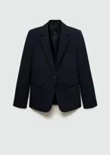 Americana negra con corte clásico y un solo botón delantero, ideal para looks formales.