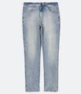 Pantalón de jean celeste de corte slim fit.