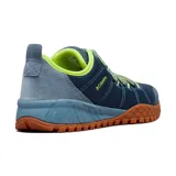Championes Columbia Fairbanks Low, color azul con detalles en verde flúor y suela marrón.