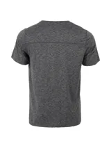 Remera gris jaspeado de manga corta con logo de la marca Merrell estampado en el pecho.