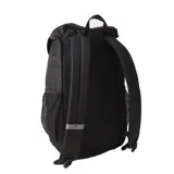 Mochila negra con cierre superior tipo flap y cordón ajustable. Tiene un bolsillo lateral de malla y logo de Puma estampado en blanco.