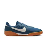 Championes Nike Terra Manta de mujer, color azul con detalles en blanco y suela color caramelo.