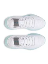 Championes de entrenamiento Under Armour UA W Dynamic 2 para mujer, color negro con suela blanca y logo de la marca en el talón.