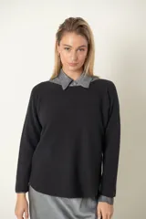 Buzo corto de viscosa y poliamida, color marrón liso, con cuello bote y manga larga.